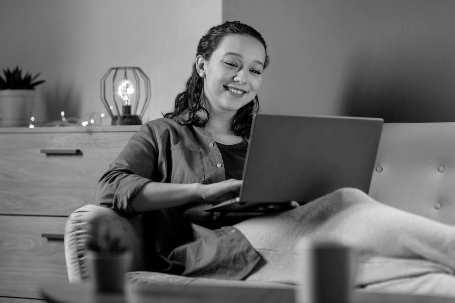Ambiente tranquillo per lo studio dei materiali di meditazione Vipassana